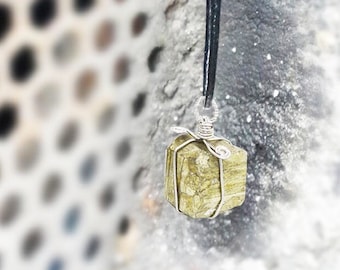 Pyrite Crystal Gold Necklace, Pyrite Raw Stone Pendant, Gemstone Necklace, Natural Stone Jewelry, Quartz Stone Choker