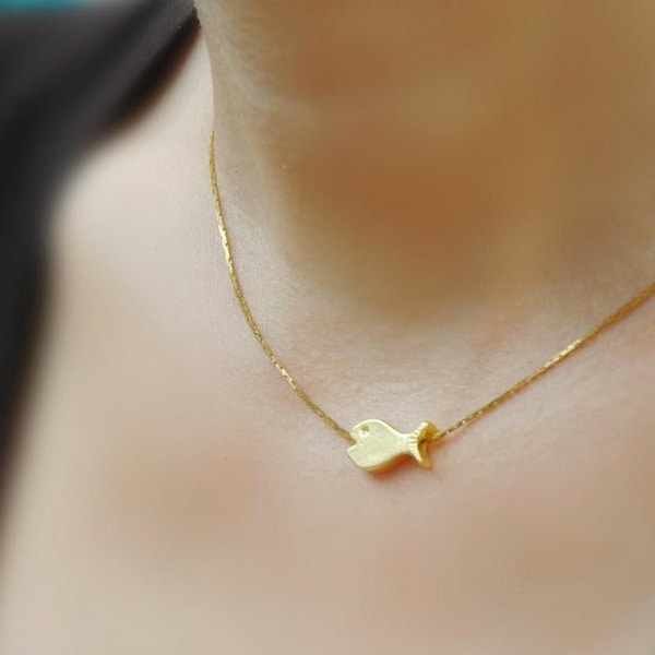 Petit collier de poisson en or pour la bonne chance, collier minimaliste Poissons, bijoux cadeaux de nageur, collier délicat, cadeau de mère, cadeau pour elle