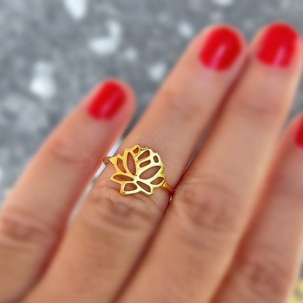 Gold Lotus Flower Ring, Adjustable Gold Ring, Minimal Lotus Flower Ring, Daily Jewelry, Summer Jewelry, Cute Flower Ring