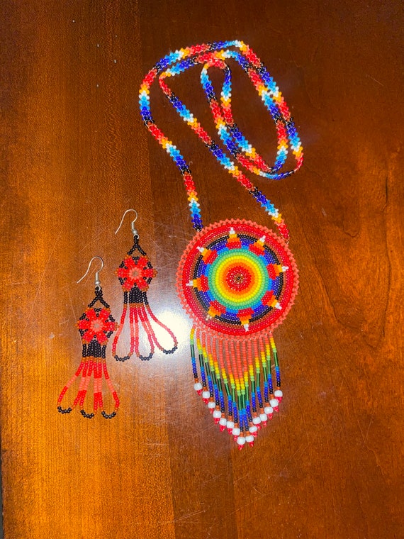 Vintage American Indian necklace and earrings - image 1