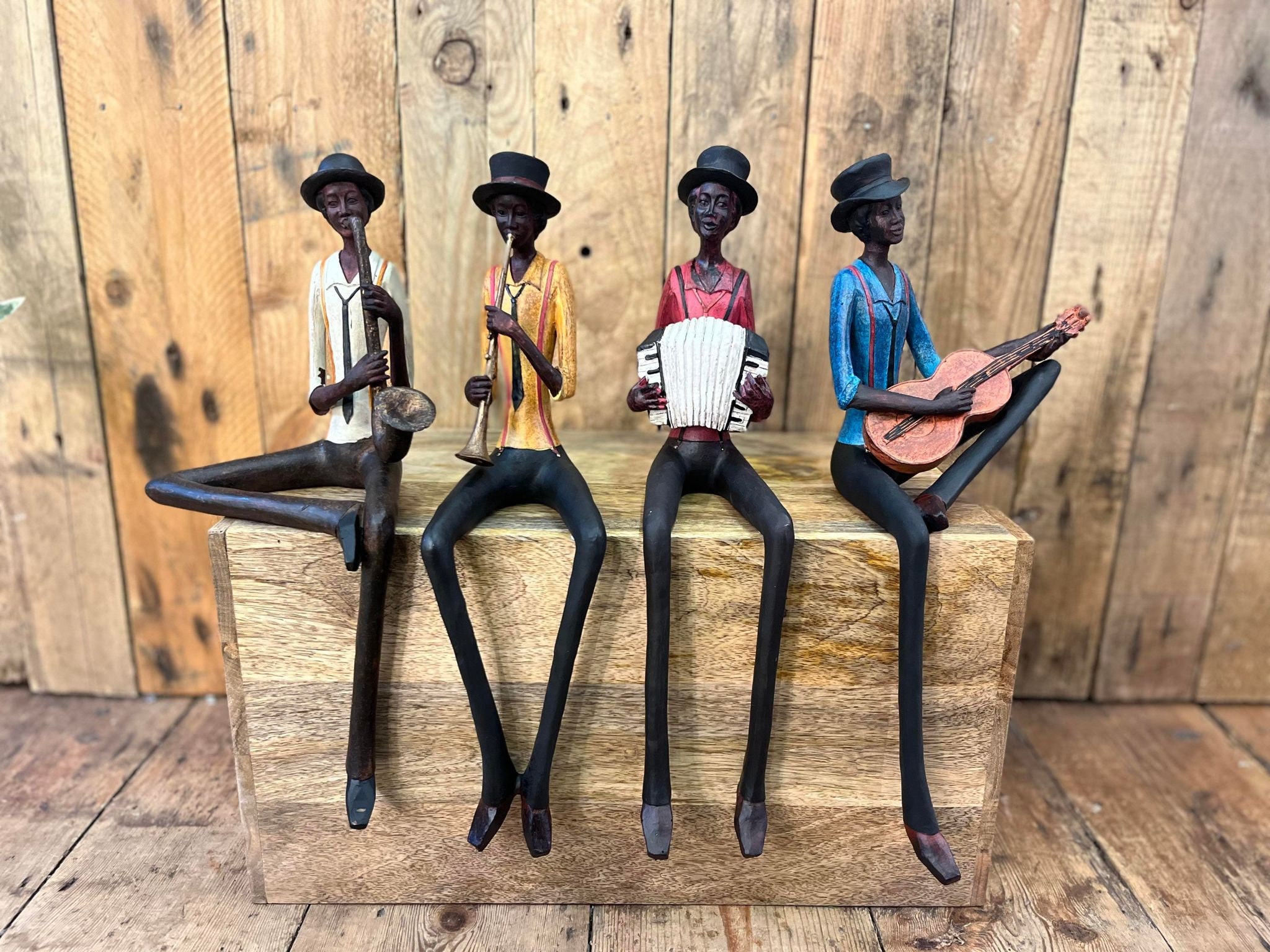Display Vintage Style Sitting Jazz Figurines
