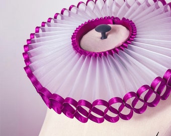 Elizabethan collar, "Ruff" inspiration of historical costumes