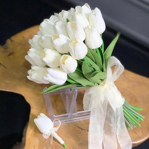 Tulip bridesmaid bouquet sales