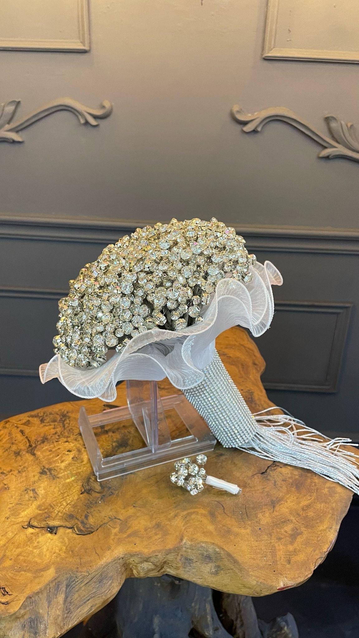 Crystal Diamante Wedding Bouquet: Rhinestone Bridal Bouquet  display picture 1
