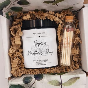 Mother&#39;s Day Soy Wax Candle Gift Set: Scented Candle & Matches