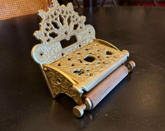 Vintage Brass Wall-Mounted Toilet Paper Holder with Wooden Roller