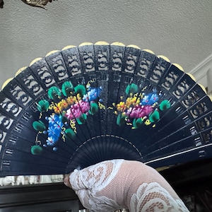 Vintage Hand-Painted Wooden Fan – Double-Sided, Compact Size 18 cm / 7 in
