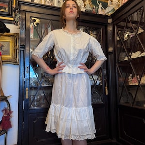 Vintage White Cotton Petticoat Skirt with Lace Trim – Adjustable Waist – Full Length – Antique Underskirt