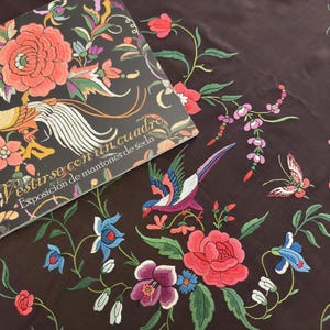 Châle Manton de Manila Antique | Châle en soie du canton d'Isabelle, XIXe siècle | Chef-d'oeuvre brodé à la main