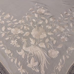 Antique Manton de Manille | Châle de mariage Isabella | Soie de canton du début du XXe siècle | Phénix brodé à la main | Pièce d'héritage