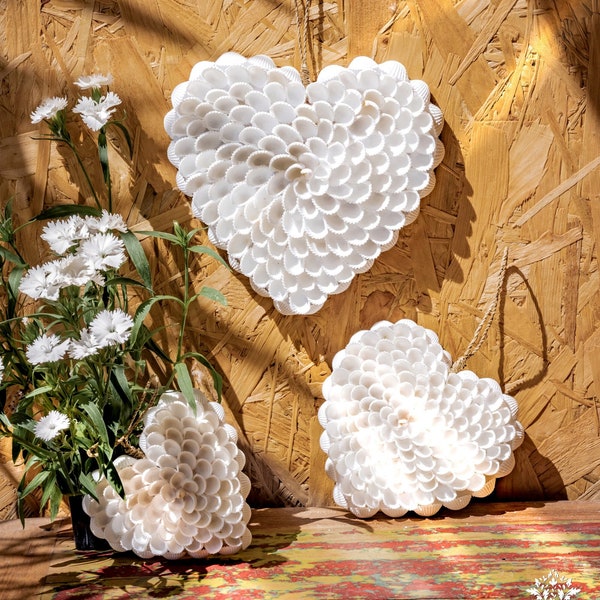 Décoration Coeur en Coquillage - Saint Valentin - Décoration Murale - artisanat balinais - Heart in Shell - Wall Decoration -Balinese crafts