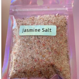 30g Hoodoo Jasmine Salt with Roses, Use to attract Love, Purify, Harmony, Positive Energy. Powder