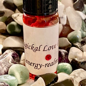 Love Oil-fles van 10 ml. Hoodoo Magickal-olie, parfumolie, kruidenolie Fles van 10 ml. - Met kruiden en wortels. Hoodoo-oliën, Magick-olie