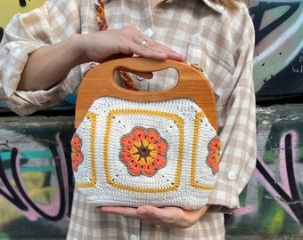 Crochet Afghan Tote Bag, Bohemian Granny Square Shoulder Bag, Vintage Wooden Crochet Purse, Sunflower Beige Crochet Bag, Knitted Purse