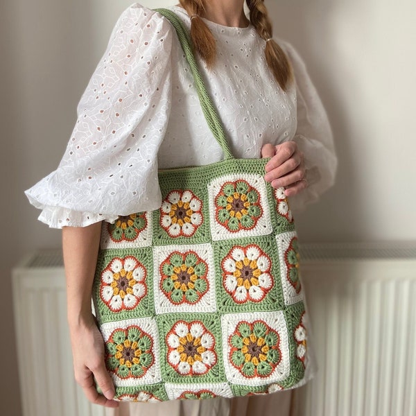 Green Crochet Shoulder Bag, Beautifully Handcrafted Daisy Motif, Eco-Friendly Granny Square Tote Bag, Handmade with Love, Vintage Afghan Bag