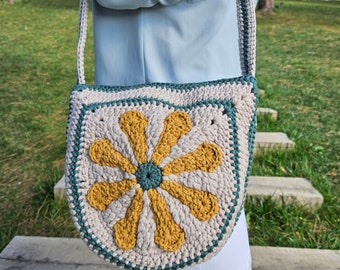 Sac au crochet Daisy, sac Granny Square, cadeau fait main pour les femmes, sac à main à bandoulière à motif floral, sac à bandoulière Boho