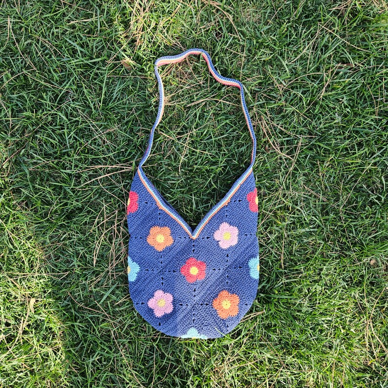 daisy flowers	handmade bag	flower tote bag	crochet tote bag	trendy tote bag	Afghan Bag	sunflower knit bag	Floral Crochet Bag	daisy crochet purse	gift for birthday	Boho Floral Bag	christmas gifts	crochet knit bag
