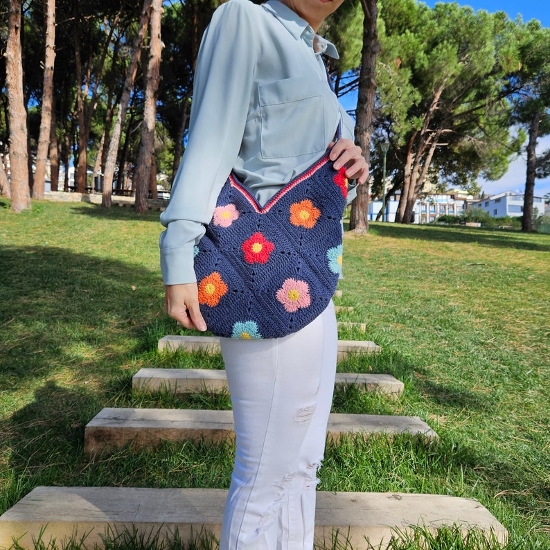 daisy flowers	handmade bag	flower tote bag	crochet tote bag	trendy tote bag	Afghan Bag	sunflower knit bag	Floral Crochet Bag	daisy crochet purse	gift for birthday	Boho Floral Bag	christmas gifts	crochet knit bag