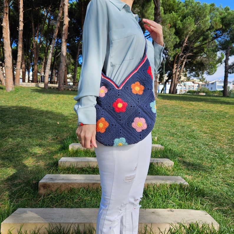 daisy flowers	handmade bag	flower tote bag	crochet tote bag	trendy tote bag	Afghan Bag	sunflower knit bag	Floral Crochet Bag	daisy crochet purse	gift for birthday	Boho Floral Bag	christmas gifts	crochet knit bag