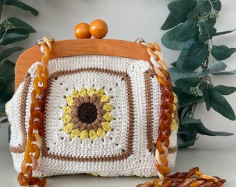 Elegant Ecru Crochet Sunflower Bag, Stylish Granny Square Purse for Her, Boho Shoulder Bag with Sunflower Design, Gift for Mother's Day
