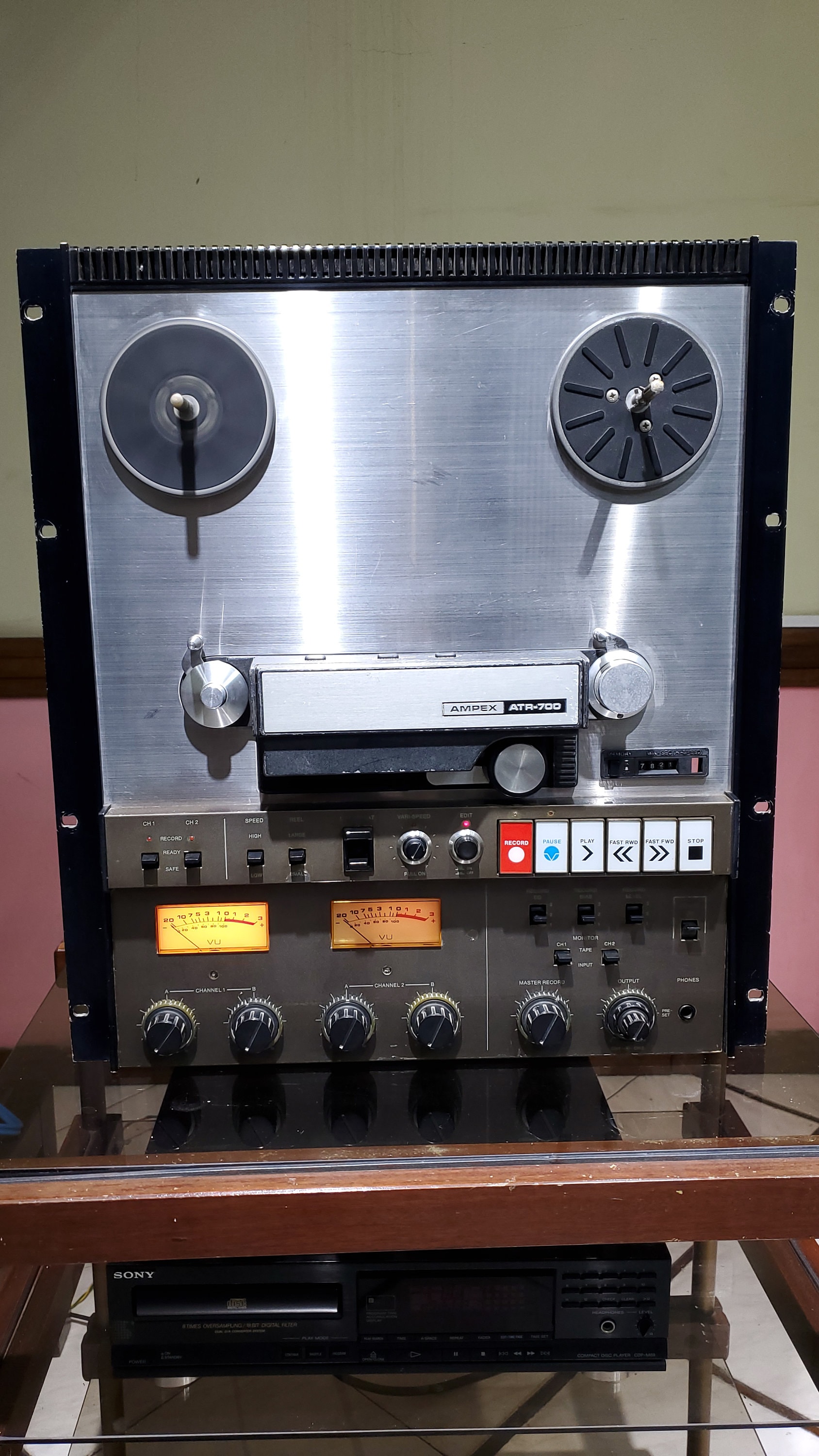 Lot # 80 Vintage Ampex Model 755 Reel-to-Reel Recorder w/ Sound