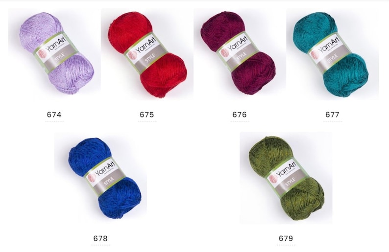 Pode incluir: Seis novelos de fio YarnArt Style em v&aacute;rias cores, incluindo roxo, vermelho, bord&ocirc;, azul-turquesa, azul e verde.