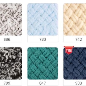 Puede incluir: Una colecci&oacute;n de diez muestras de hilo en varios colores y texturas, incluyendo azul, blanco, naranja, morado, negro y verde. El hilo est&aacute; dispuesto en una cuadr&iacute;cula con el n&uacute;mero de color listado debajo de cada muestra.