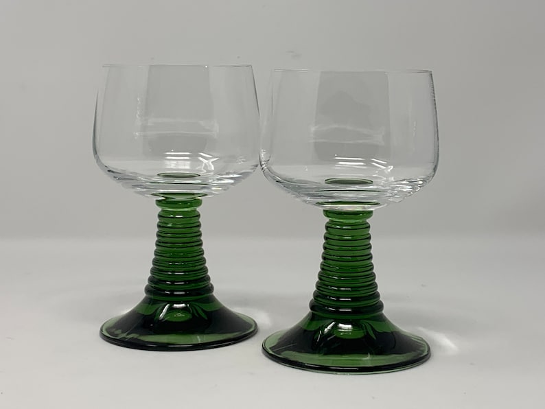 Set of 2 Vintage Luminarc France Arcoroc Green Stem Beehive Etched Wine Vine Roemer Glasses, 1970's Barware Coil Stem Rhine Wine Glasses .2l