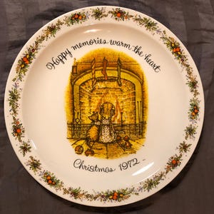 Vintage Holly House Christmas 1972 Commemorative Edition Plate, American Greetings Corp, Decorative Christmas Plate