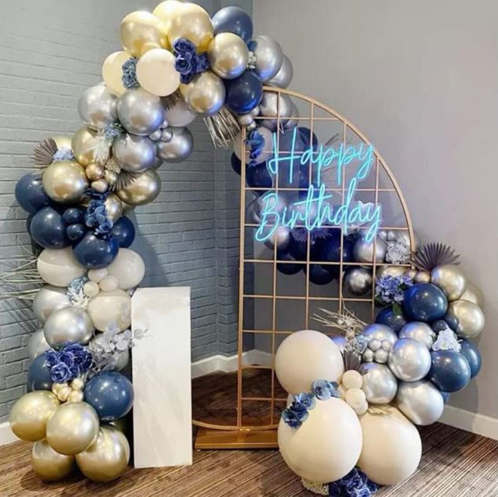 Décoration guirlande organique et ballon bleu marine/or R/50530