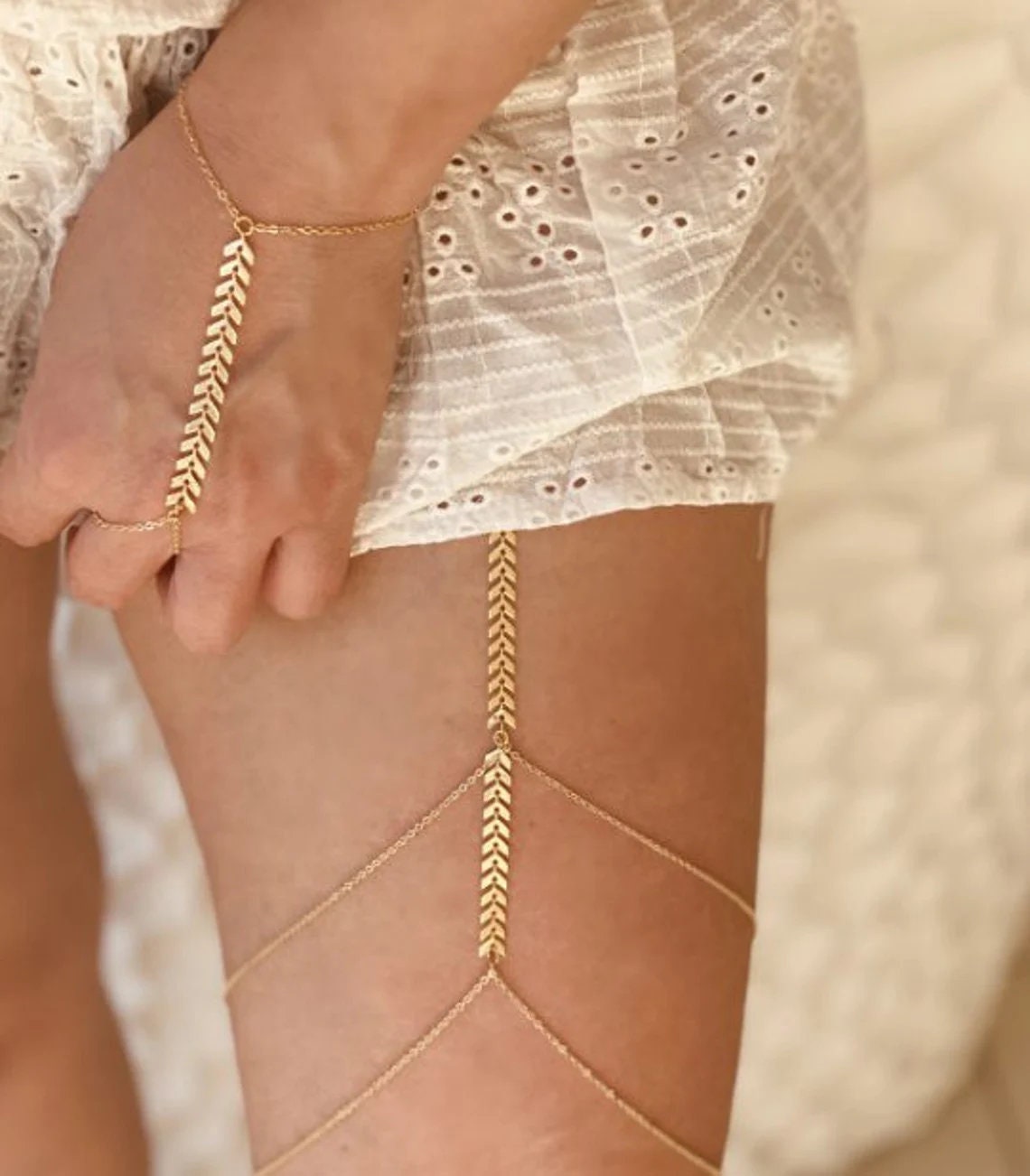 Leg clearance gold chain