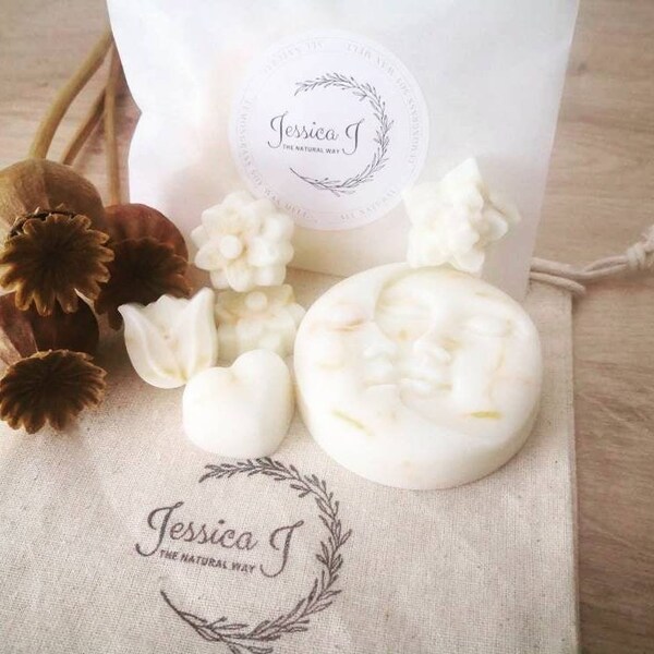 Handpoured 100% Natural Soy Wax Melts, pure essential oils. Handpoured small batches in Norfolk - Gift-Cotton bag