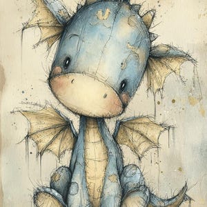 Puede incluir: Ilustración caprichosa de un dragón azul y amarillo con ojos grandes y alas pequeñas. El dragón está sentado, con un fondo beige claro y detalles dorados. La obra de arte tiene un estilo dibujado a mano.