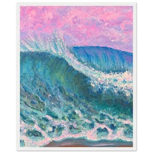 Puede incluir: Una pintura de una gran ola oceánica rompiendo en la costa. La ola es de un azul y verde vibrantes, con espuma blanca en la cresta. El cielo es de un rosa y morado suave, con nubes tenues.