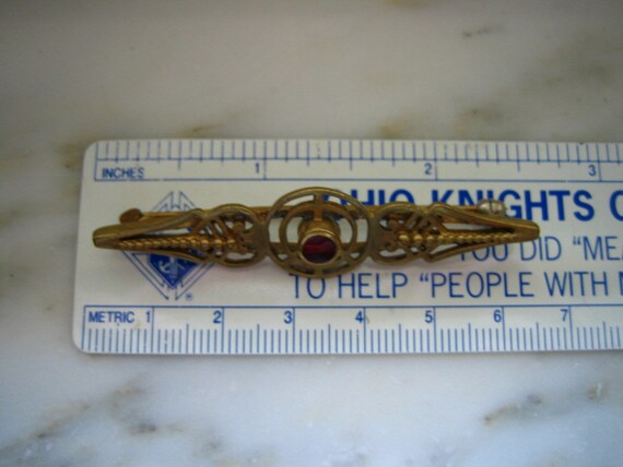 Antique Gold Tone & Red Enamel Bar Pin or Brooch - image 4