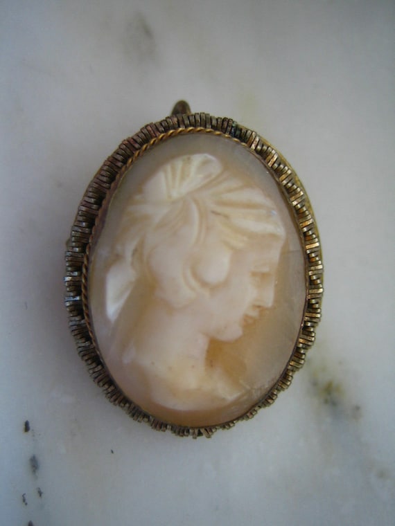 Vintage Gold Tone Cameo Pin or Brooch or Pendant - image 1