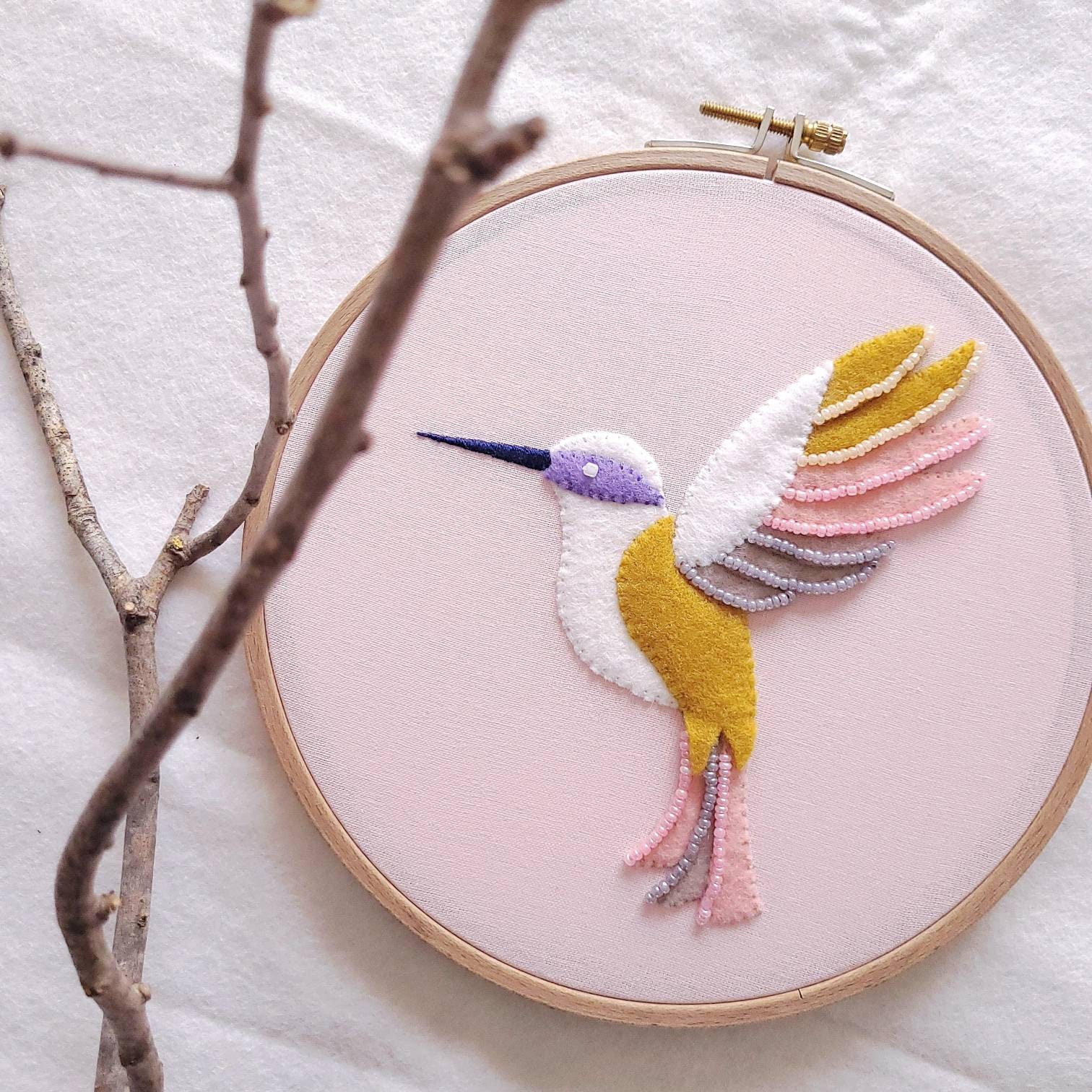 Décoration Murale/ Décoration Chambre Enfant/ Broderie Colibri en Feutrine et Perles