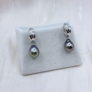 Genuine Tahitian pearl Hoop Earring,Gift for Lover,Christmas gift,wedding jewelly,Birthday gift,Saltwater pearl,Very High Luster