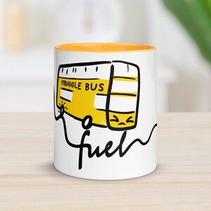 Struggle Bus Fuel Kaffemugg - Rolig Sarkastisk Mors Dag Lärarpresent - Guldgul Accent Keramikmugg - 30 cl Diskmaskinssäker