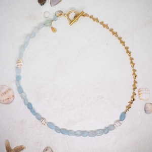 Collier de dauphins magnifique, perles, plaqué or, aigue-marine, bleu clair, or, dauphin, coquillages, pierres précieuses, bijoux d&#39;été