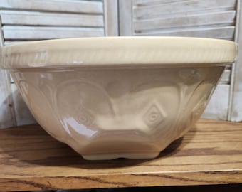 T.G. Green vintage grip stand mixing bowls in yellow, set includes 3 sizes