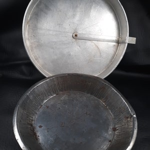 Zestaw 2 sztuk, jedna zabytkowa aluminiowa forma do ciasta z szybkim zwalnianiem i jedna zabytkowa 6-calowa blacha do ciasta, rustykalna forma do pieczenia, forma do ciasta do majsterkowania