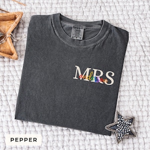Custom Name Lesbian Wedding Shirt| Lesbian Couples Shirt| Custom Lesbian Wedding Gift| Lesbian Anniversary| LGBTQ Newlywed| Two Brides Tee