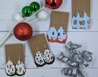 Weihnachten Faux Leder Ohrringe, Urlaub Faux Leder Ohrringe, Weihnachtsohrringe, Urlaub Ohrringe, Leichte Ohrringe
