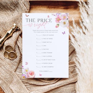 Pu&ograve; includere: Una carta di gioco per baby shower stampabile con un design floreale e il testo "THE PRICE is right". Il gioco chiede agli ospiti di indovinare i prezzi degli articoli essenziali per bambini, come pannolini, salviette, un biberon, una culla, un ciuccio, polvere per bambini, tagliaunghie, un vasetto di cibo per bambini, crema per pannolini e shampoo per bambini.