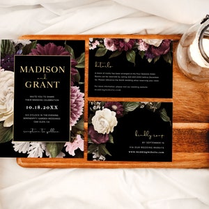 Puede incluir: Conjunto de invitaciones de boda con fondo negro y dise&ntilde;o floral. La invitaci&oacute;n presenta los nombres "Madison y Grant" en letras doradas. La tarjeta de detalles incluye informaci&oacute;n sobre la fecha, la hora y el lugar de la boda. La tarjeta RSVP incluye la fecha l&iacute;mite para responder y el sitio web de la boda.