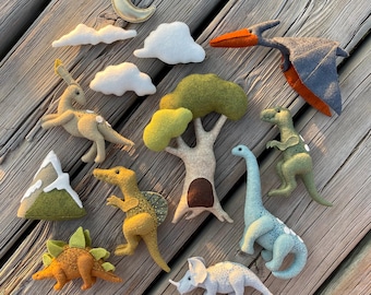 14 Dinosaurier-Filz-Nähvorlagen (PDF-Paket), Anleitungsset für ein Baby-Mobile mit Dinosaurier-Plüschtieren