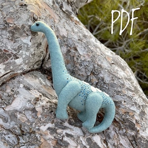 Brachiosaurus Dinosaur. Dinosaurs sewing project PDF. DIY stuffed felt animal pattern and guide.