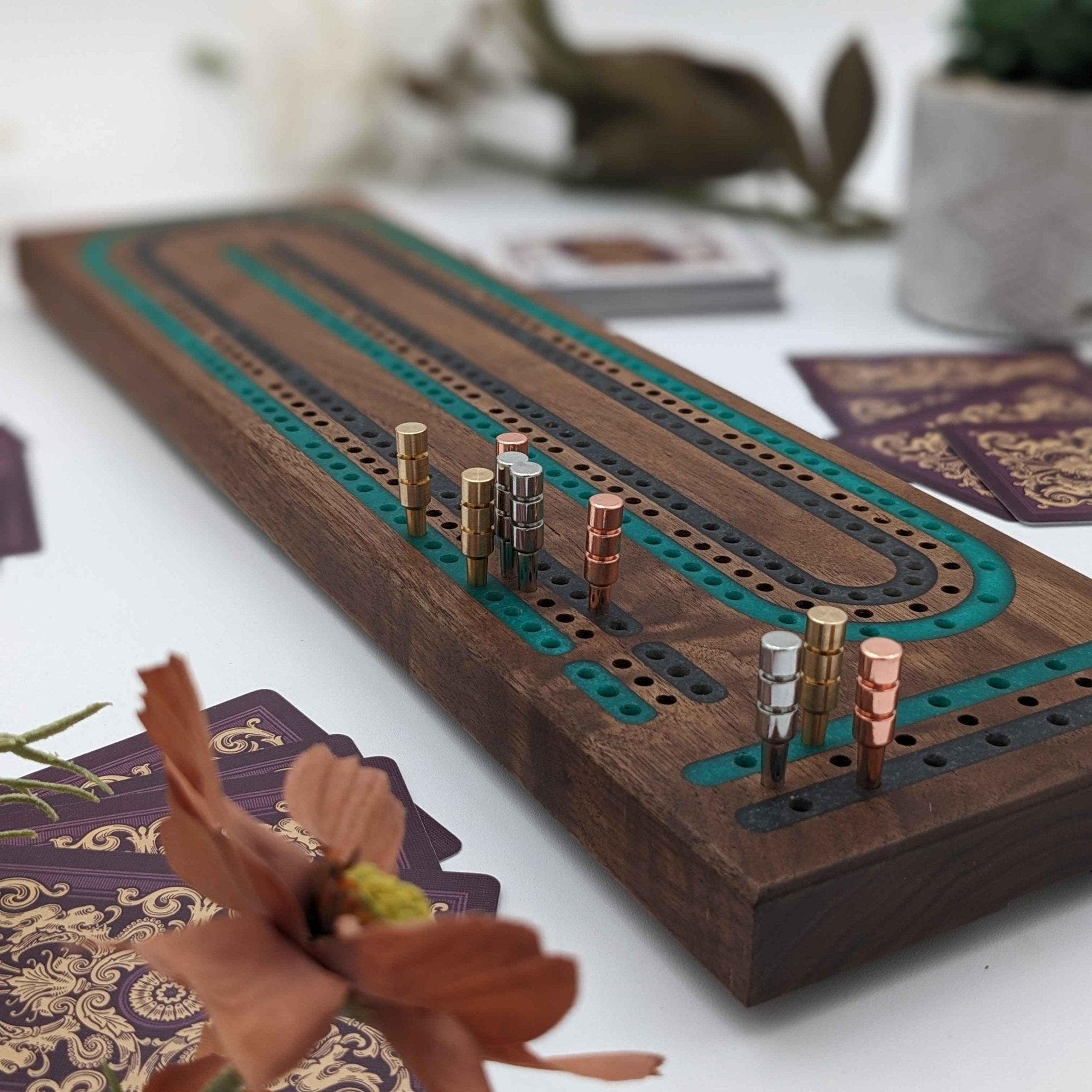 Planche de cribbage haut de gamme - Incrustations de résine émeraude et gris étain à plusieurs voies