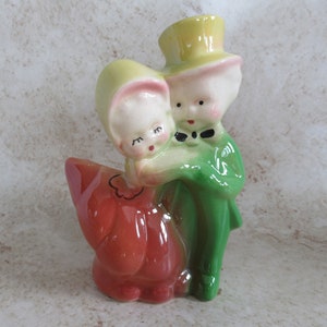 Vintage planter, dancing couple, red-green-yellow, Fredericksburg Art Pottery FAPCO